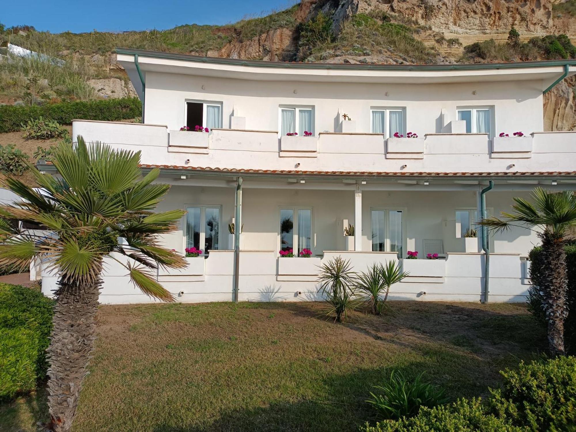 Borgo Di Riaci Beach Resort サンタ・ドメーニカ エクステリア 写真