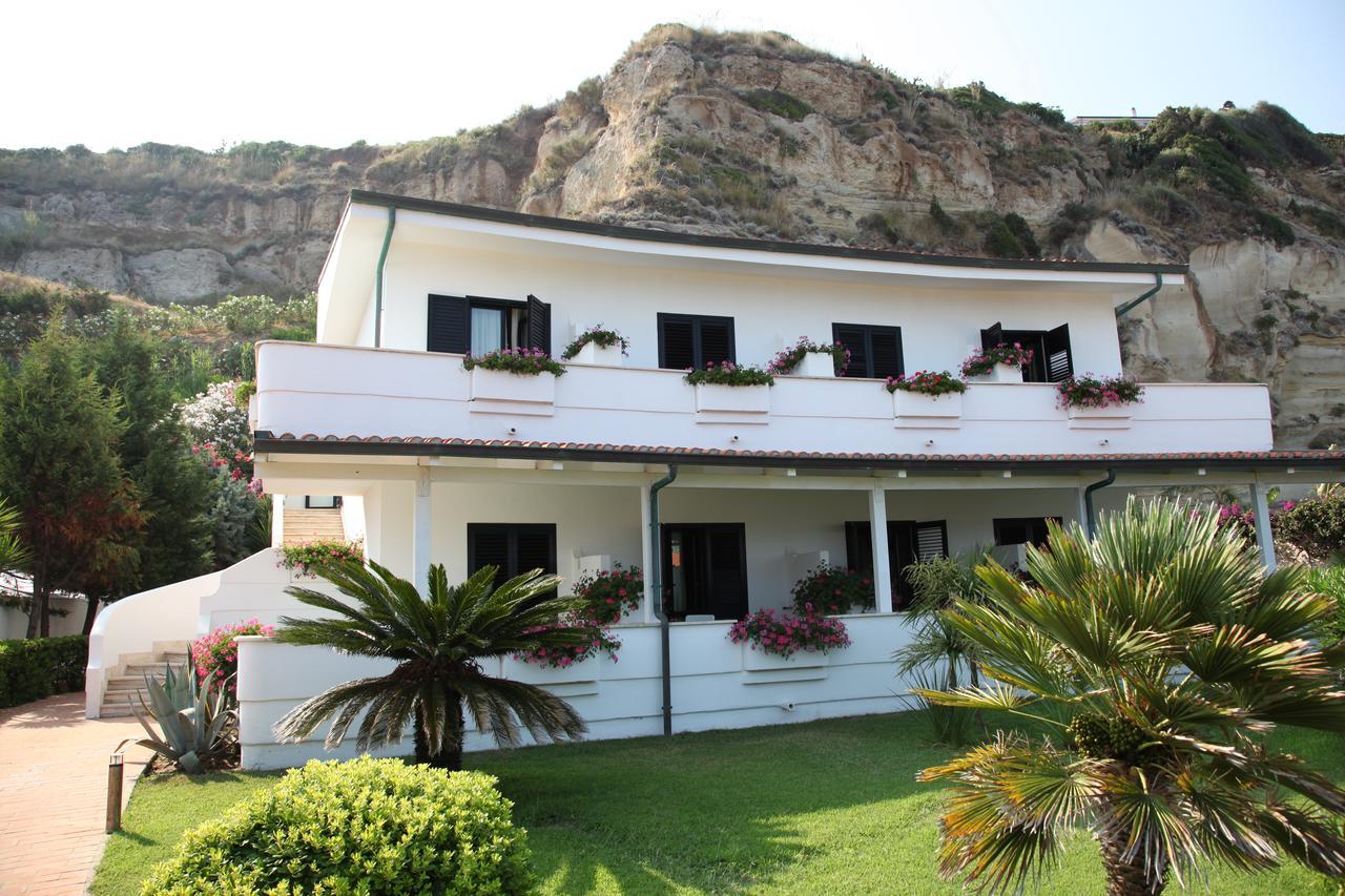 Borgo Di Riaci Beach Resort サンタ・ドメーニカ エクステリア 写真