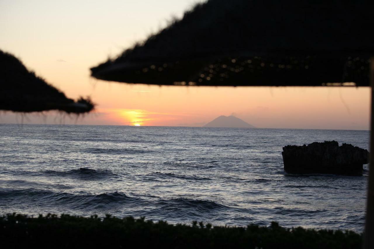 Borgo Di Riaci Beach Resort サンタ・ドメーニカ エクステリア 写真
