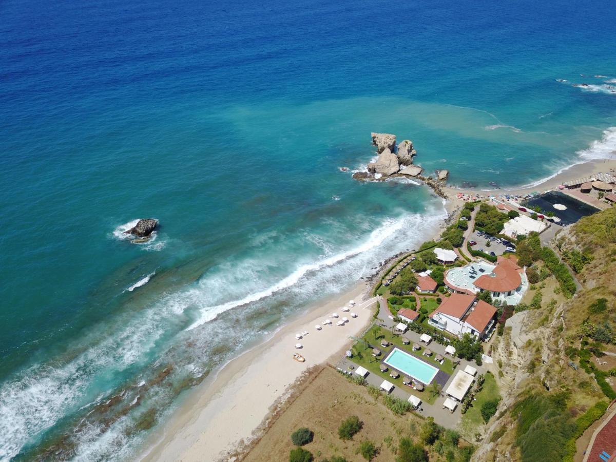 Borgo Di Riaci Beach Resort サンタ・ドメーニカ エクステリア 写真